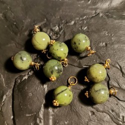 Jade néphrite - pendentif sphère 12mm - chakra pistache